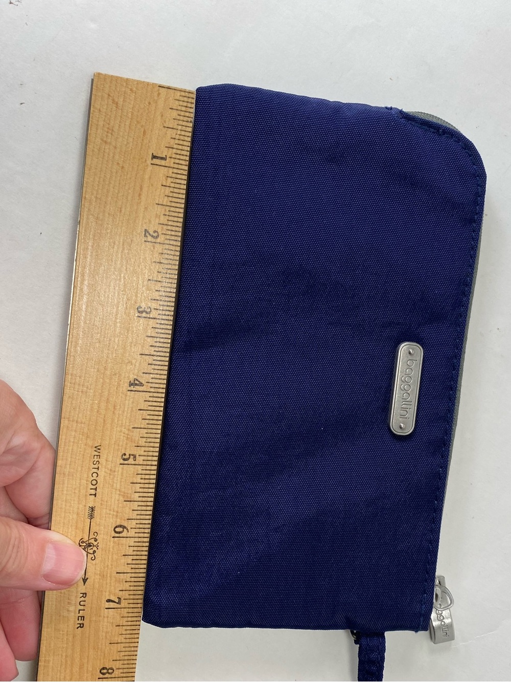 Baggallini Deep Purple Light Blue Wristlet with Strap - Picture 11 of 12